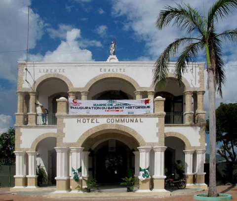 Inauguración del edificio histórico del Ayuntamiento de Jacmel rehabilitado con el apoyo de la Cooperación Española